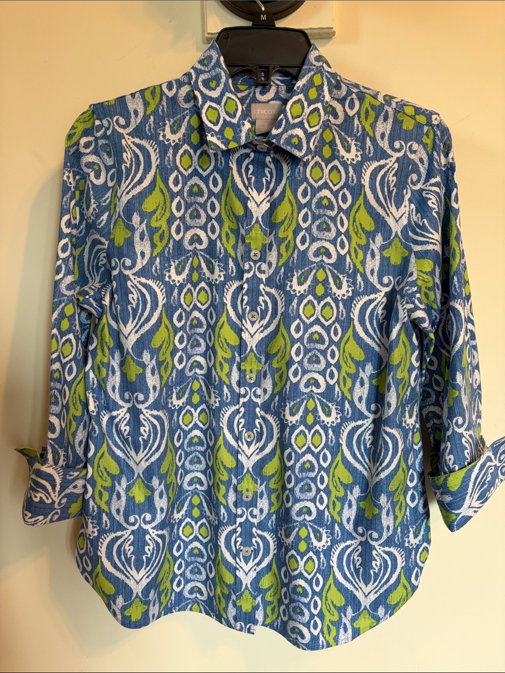 Chico’s No Iron Chic Stretch Blue Green Print Button Down Shirt 0 S